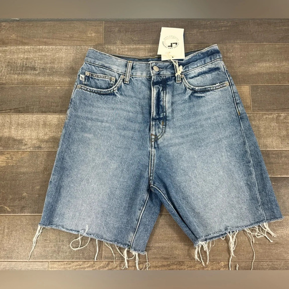 Lovers + Friends Pants - NWT Lovers and Friends Devon High Rise 90's Cut Off in Islandia